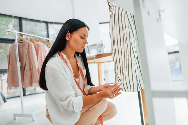 Quelle est la précision du système de navigation par étoiles chez les oiseaux migrateurs ?